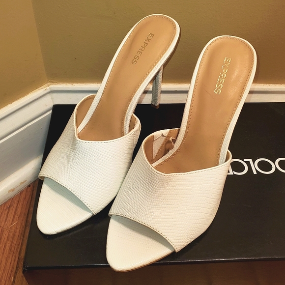 NWT White Stilettos - Picture 2 of 6